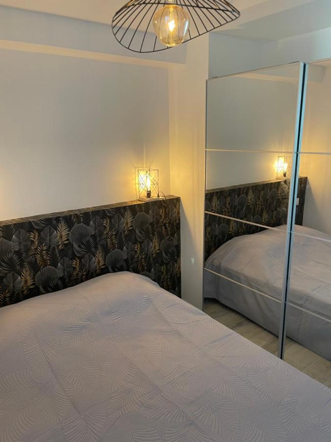 Appartement Pieds Dans L'Eau Vue Mer Bormes Les Mimosas Buitenkant foto