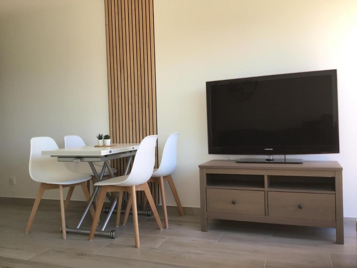 Appartement Pieds Dans L'Eau Vue Mer Bormes Les Mimosas Buitenkant foto